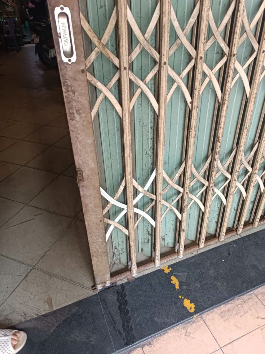 Thợ sửa cửa sắt chuyên nghiệp tại TPHCM