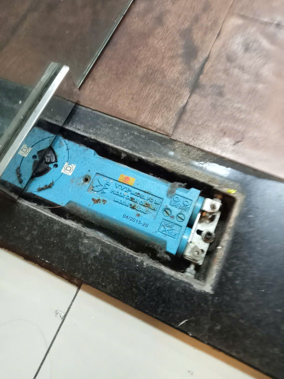 sửa cửa kính tại nhà TP HCM