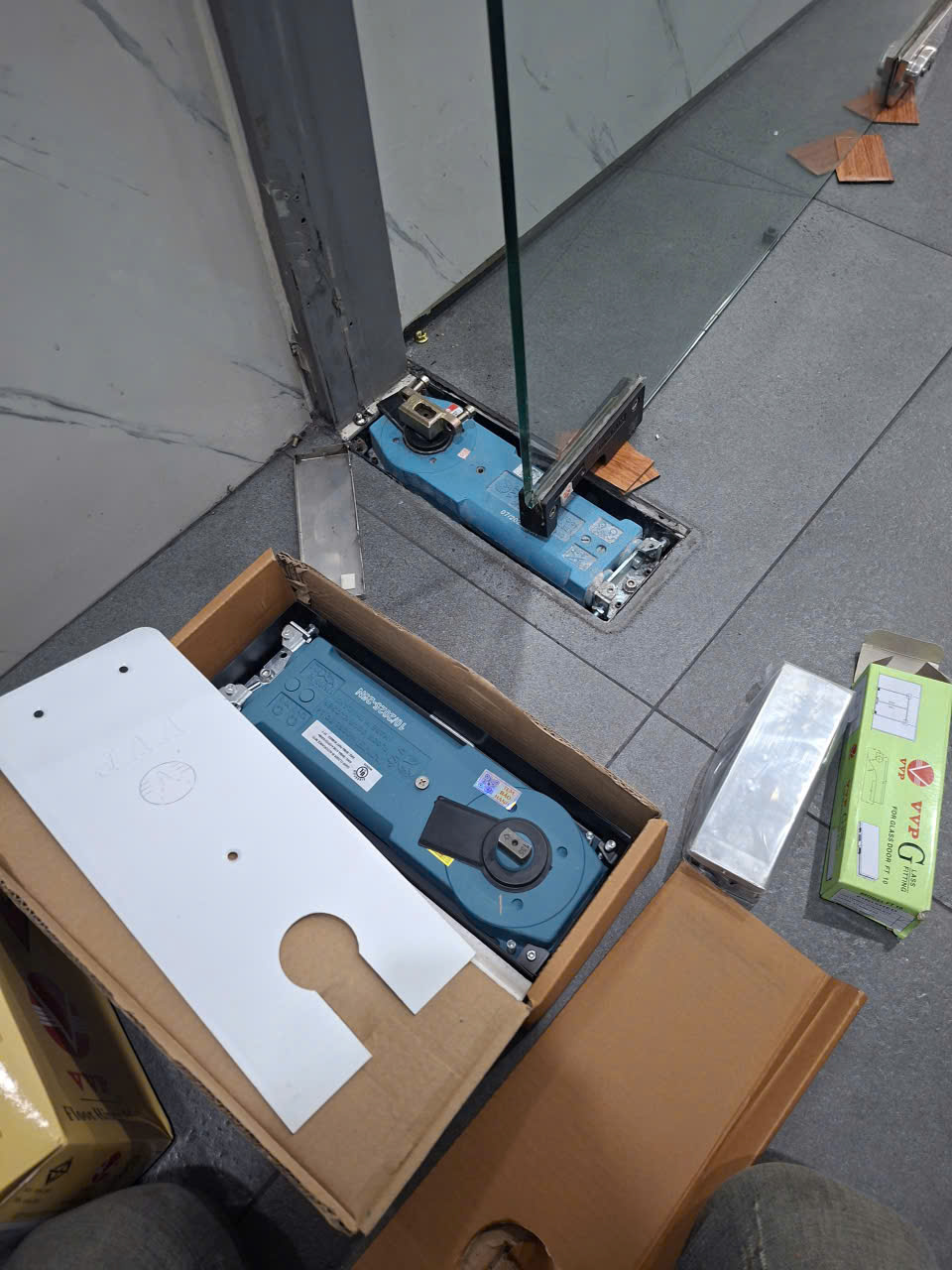 thay lề cửa kích tại tân phú TP HCM