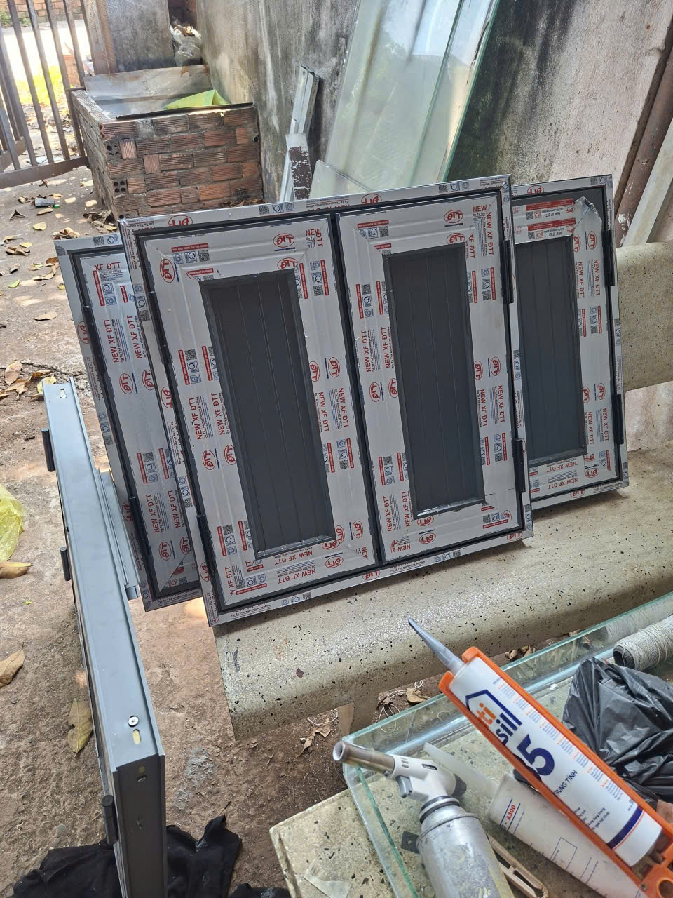 làm tủ nhôm cho khách hàng quận tân bình Tp HCM