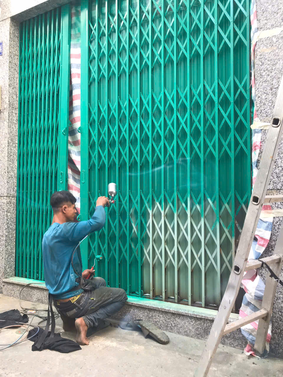 sơn cửa sắt , sửa cửa kéo , tại quận tân bình , TP HCM